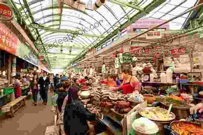 Bustling Street Food Market In Seoul The Soul Of Seoul: The SPRING 2024 Edition (The Soul Of Seoul Seasonal Guides 1)